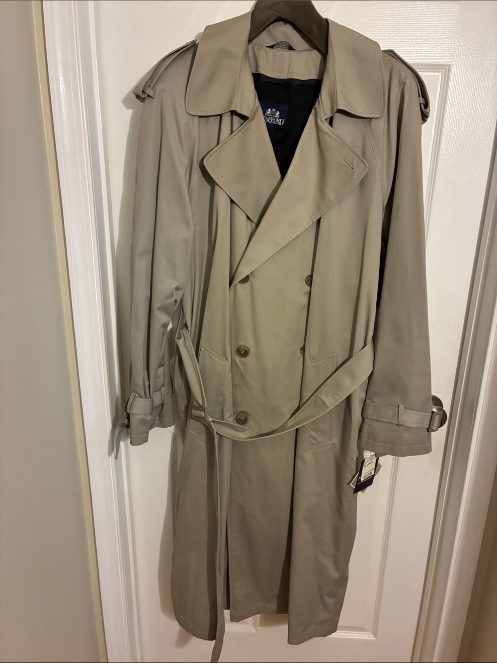 Stafford Double-Breasted Trench Coat in Putty